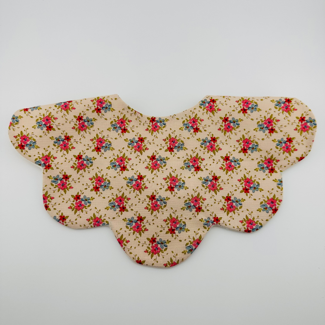 Scalloped Baby Bib – Beige Floral Print