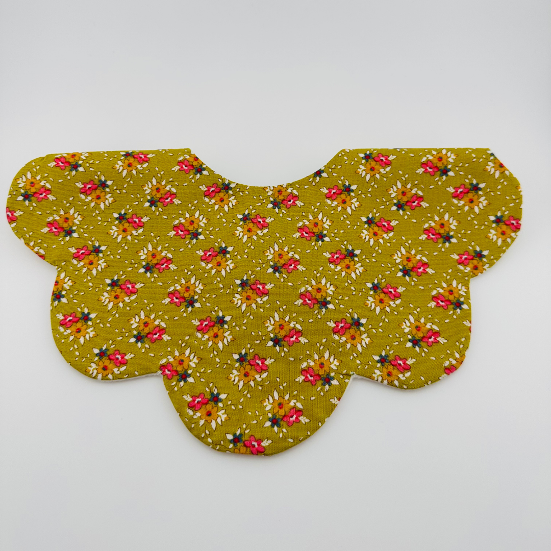 Scalloped Baby Bib – Green Floral Print