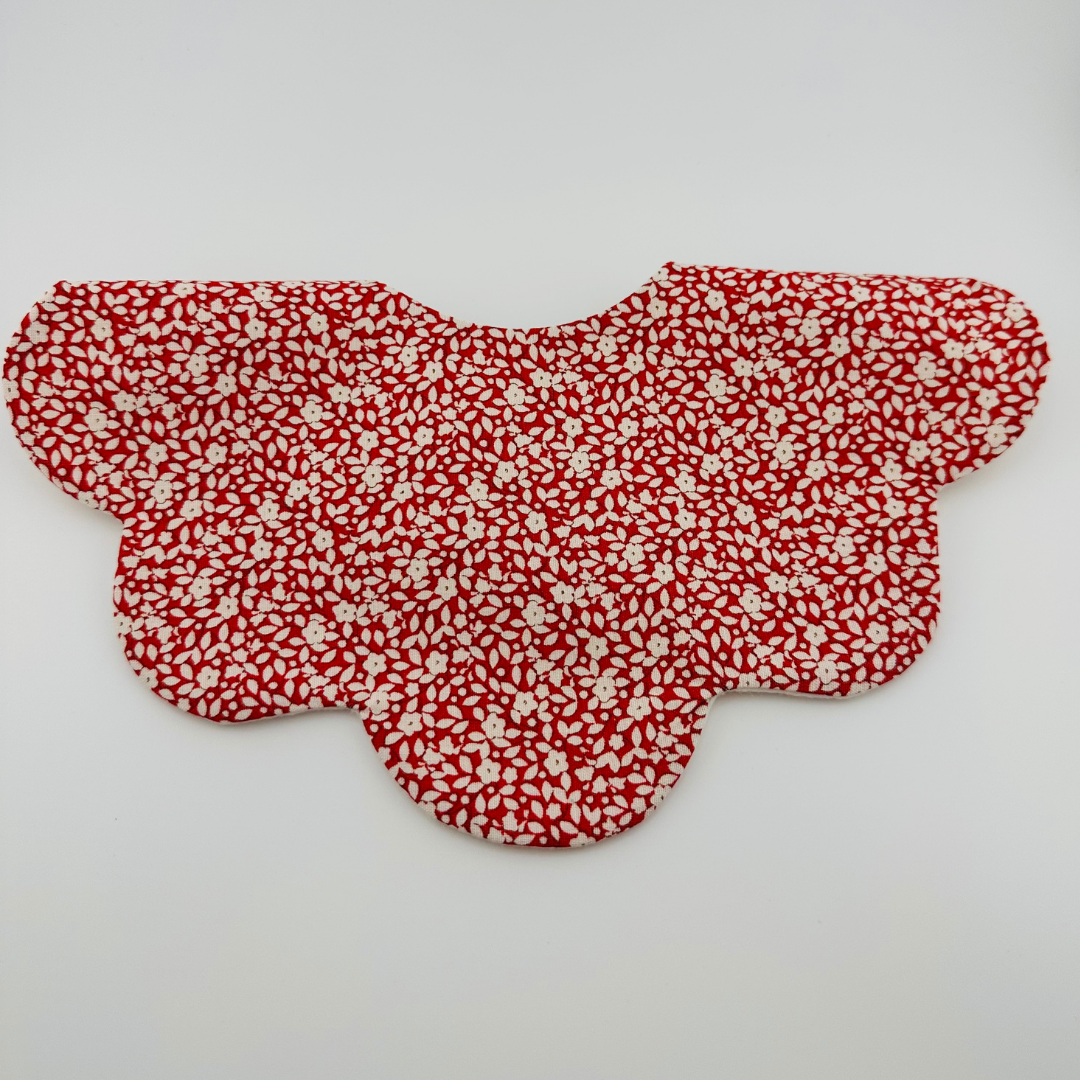Scalloped Baby Bib – Red and Cream Floral Print