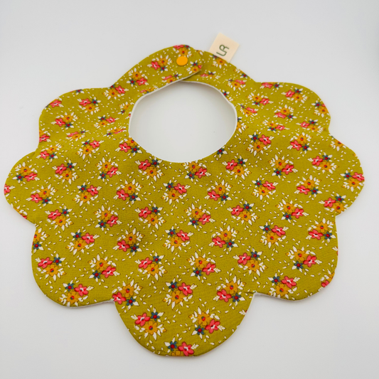 Scalloped Baby Bib – Green Floral Print
