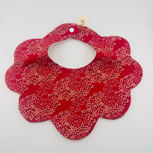 Scalloped Baby Bib – Red Printed