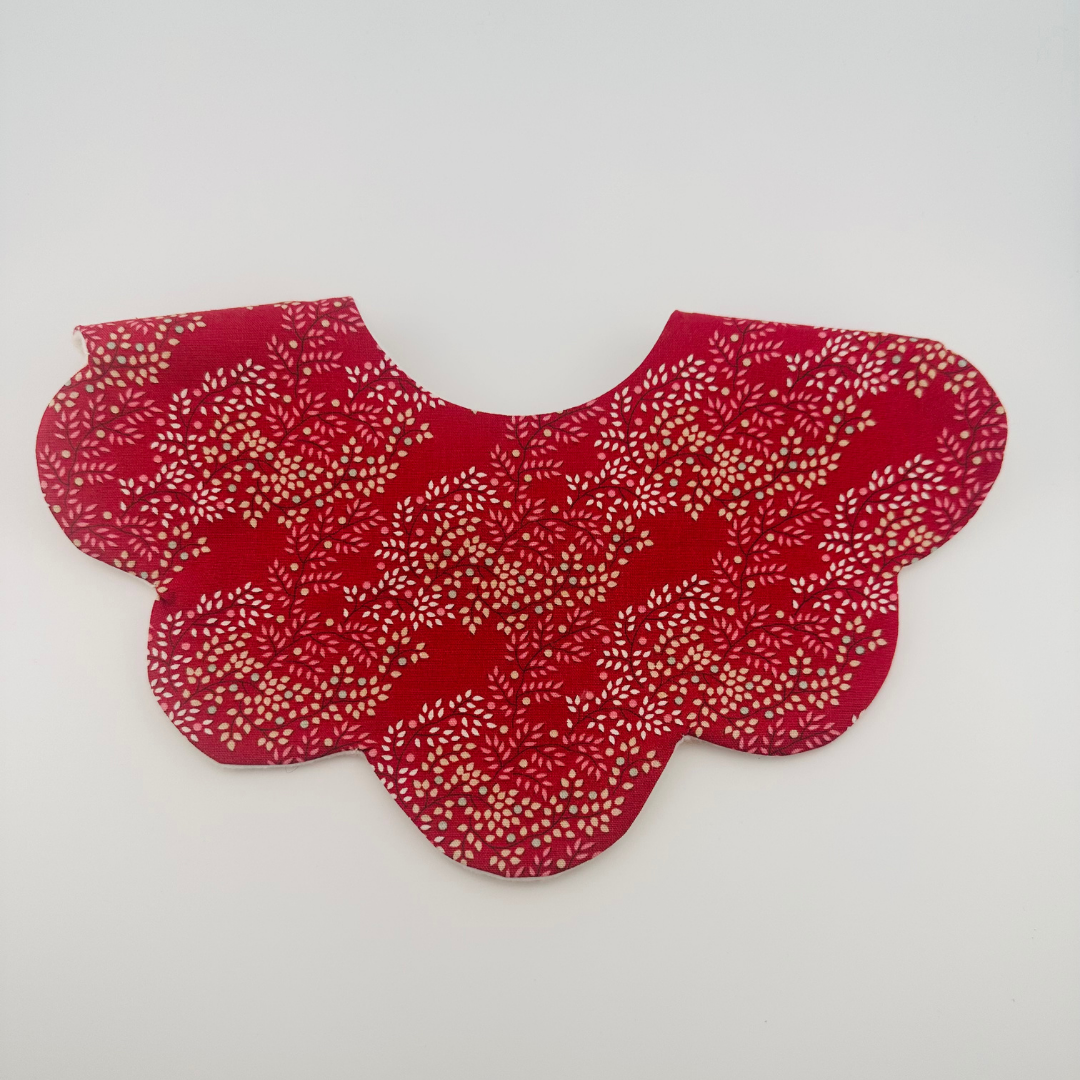 Scalloped Baby Bib – Red Printed